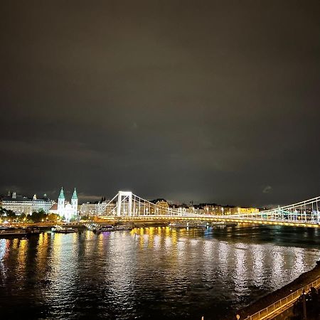 Luxury Residence With A Beautiful View For The Danube River ブダペスト エクステリア 写真