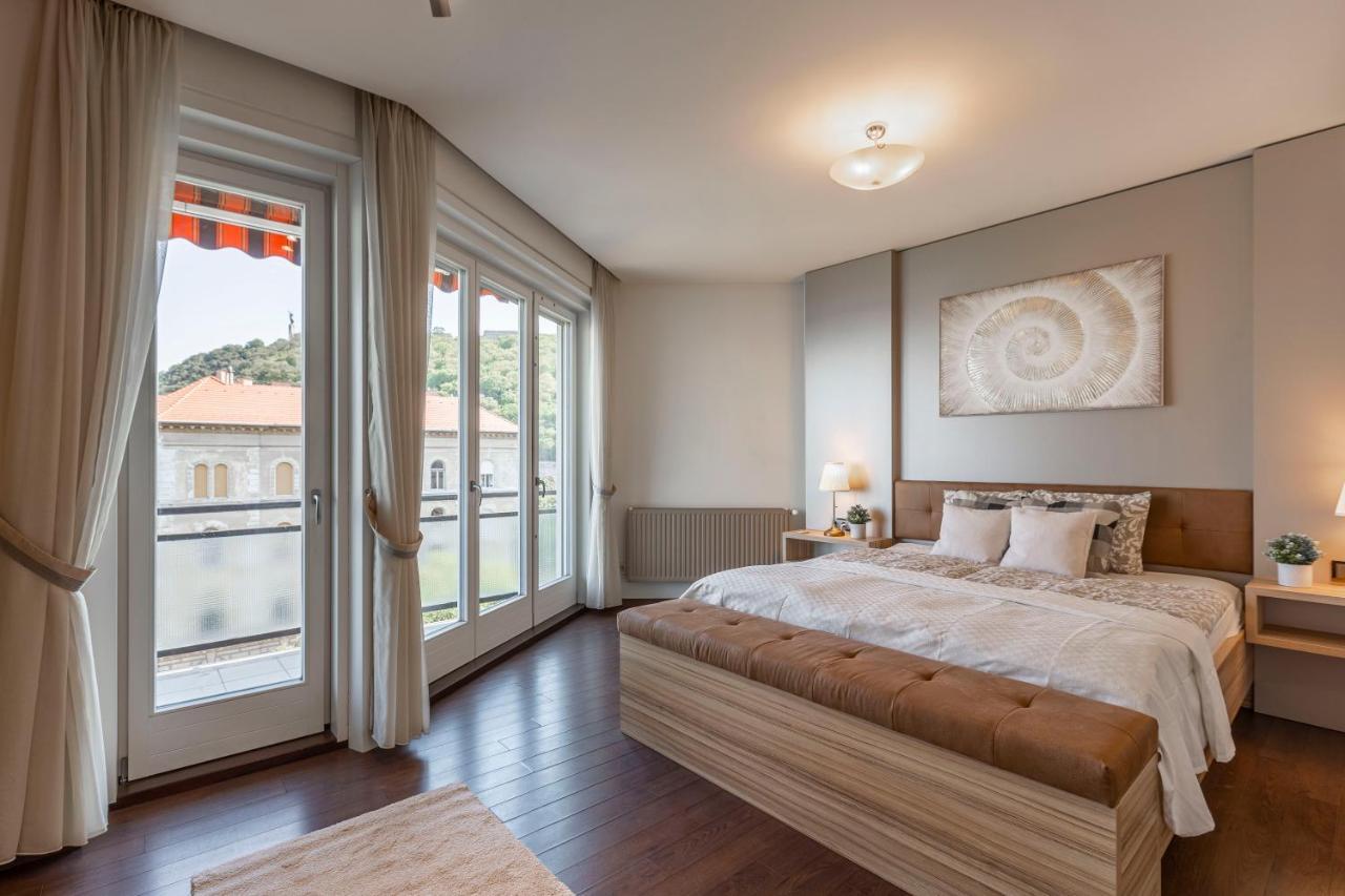Luxury Residence With A Beautiful View For The Danube River ブダペスト エクステリア 写真