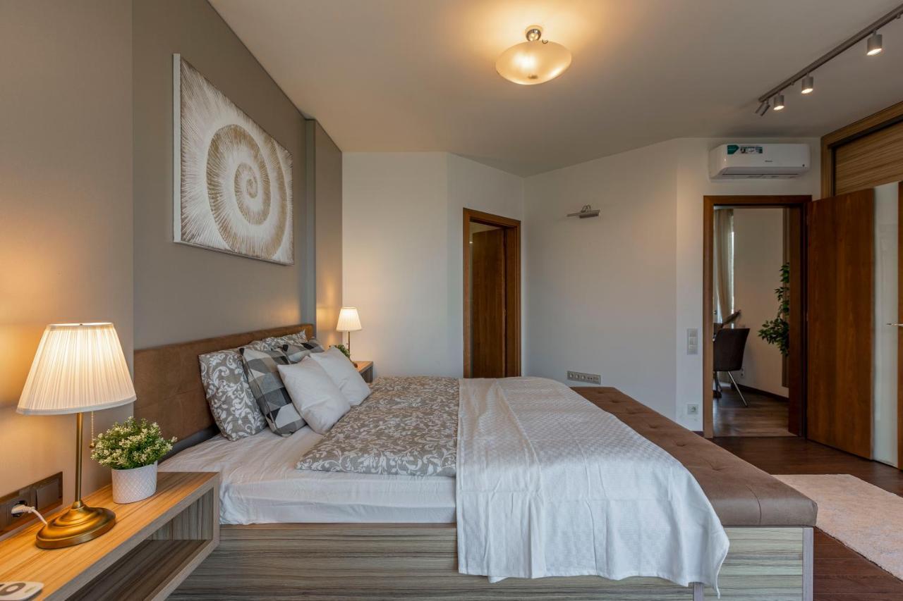 Luxury Residence With A Beautiful View For The Danube River ブダペスト エクステリア 写真