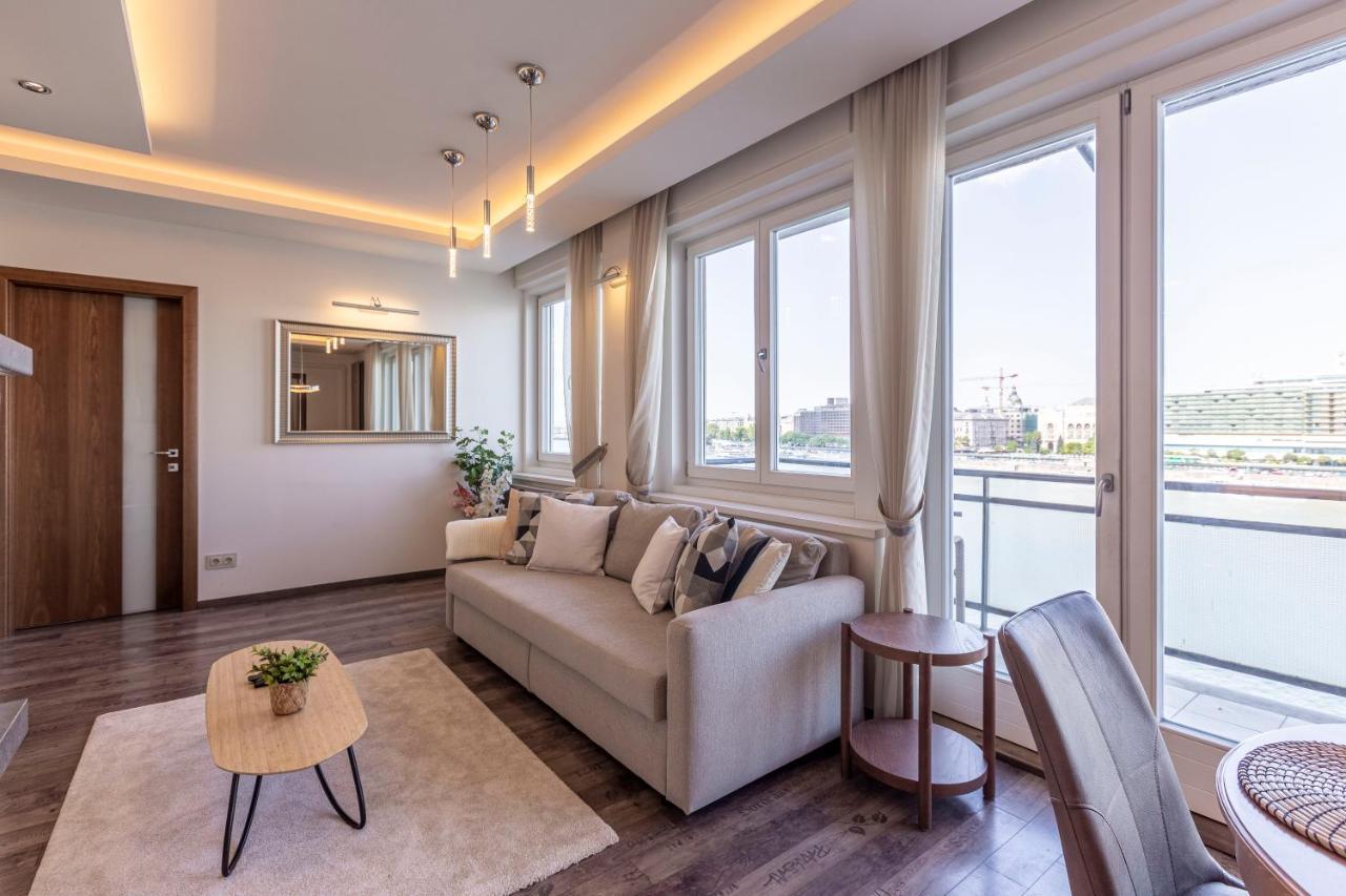 Luxury Residence With A Beautiful View For The Danube River ブダペスト エクステリア 写真