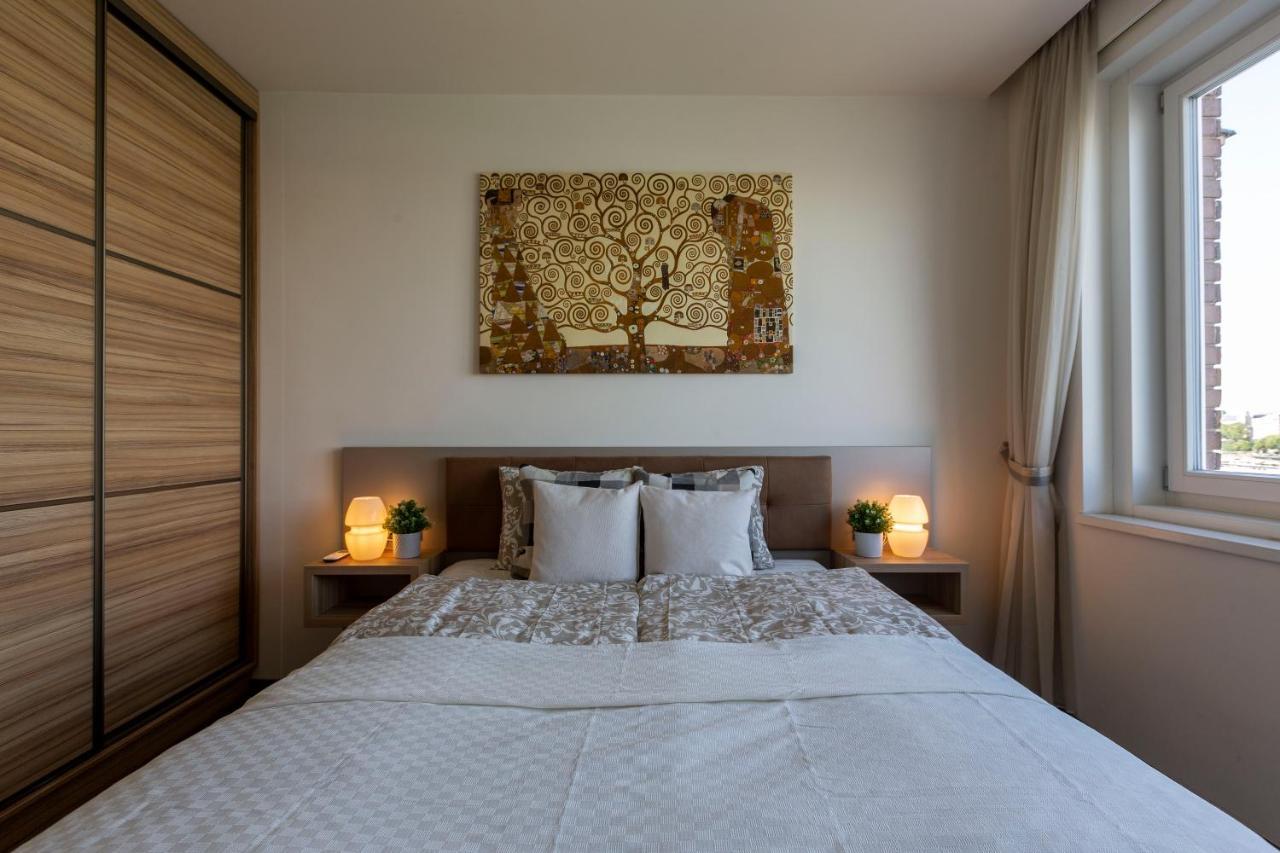 Luxury Residence With A Beautiful View For The Danube River ブダペスト エクステリア 写真