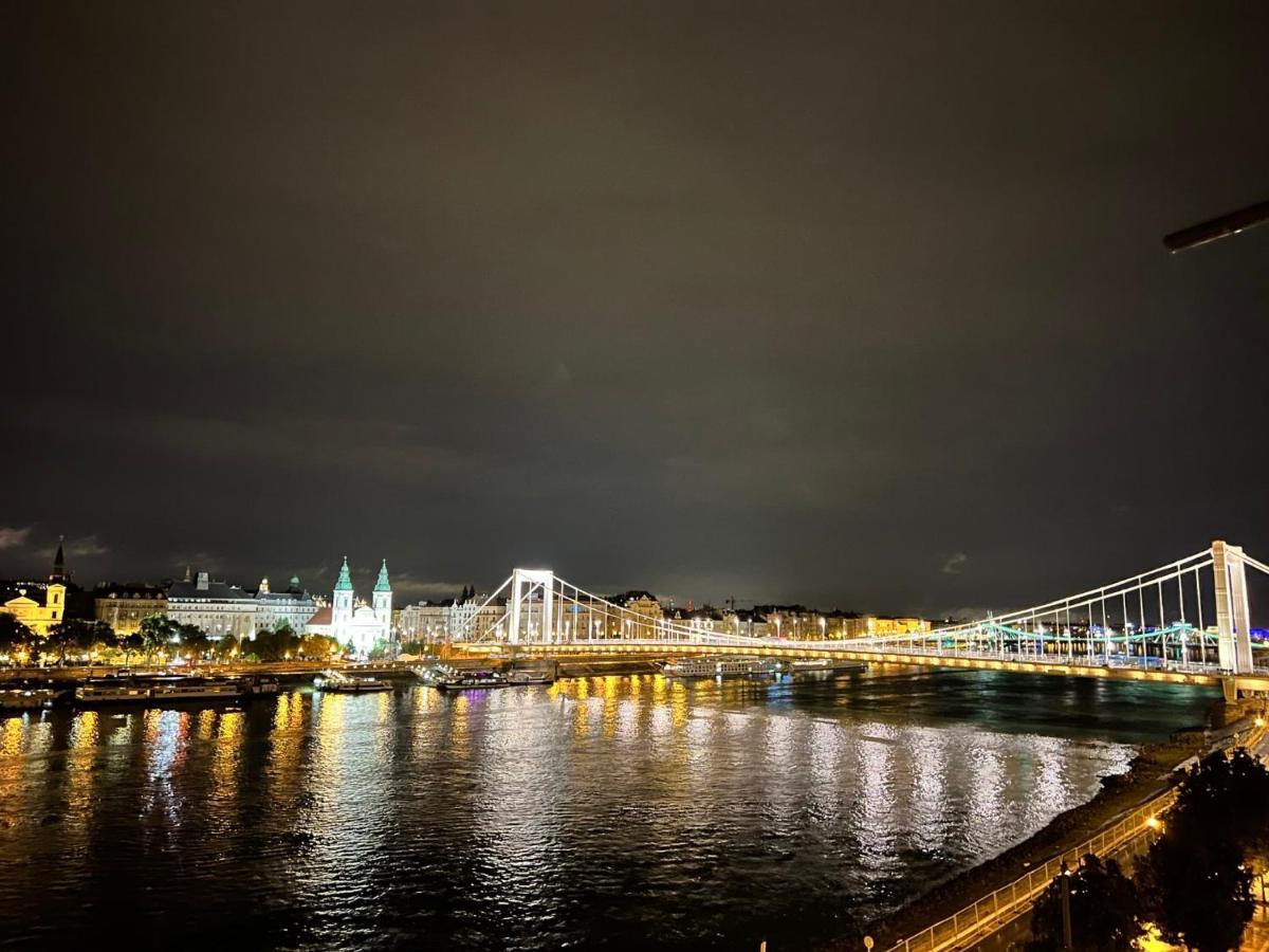 Luxury Residence With A Beautiful View For The Danube River ブダペスト エクステリア 写真