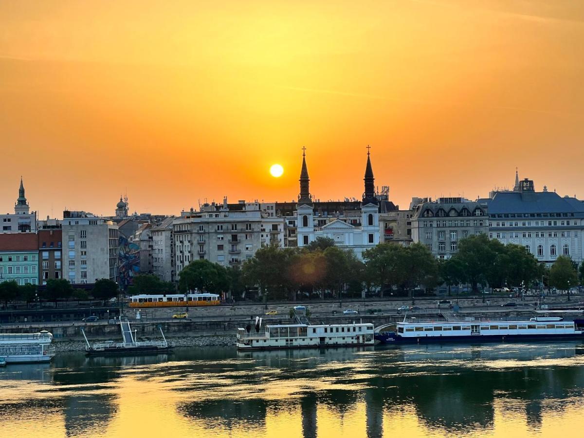 Luxury Residence With A Beautiful View For The Danube River ブダペスト エクステリア 写真